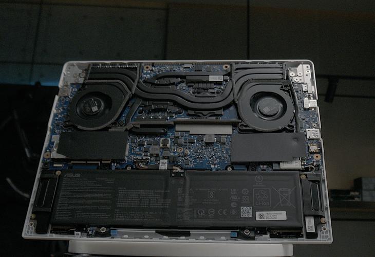 AMD銳龍AI 9領銜，2.5K 165Hz電競屏加持 華碩天選Air全線拉滿的次世代游戲本