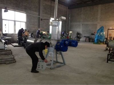 供應高效畜禽糞便處理設備 雞糞干濕分離機、兔糞處理機與豬糞處理機的價格與廠家解析